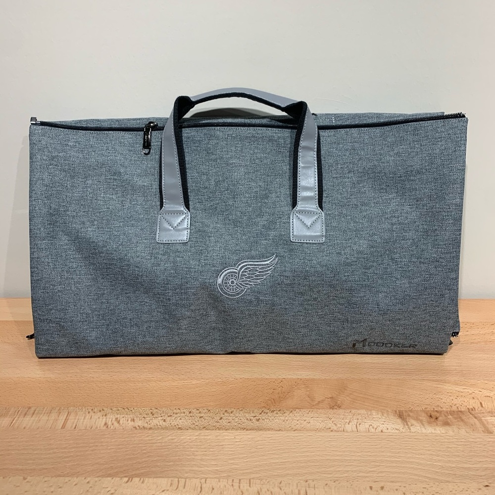 Detroit Red Wings Modoker Convertible Garment Bag